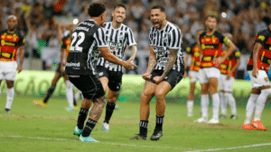 Foto de jogadores do Ceará e Sport, em partida exibida pelo SBT