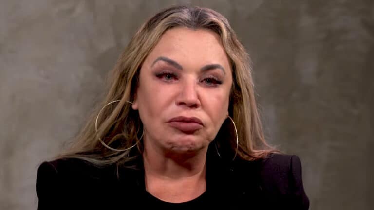 Imagem com foto de Flor Fernandez, apresentadora do Fofocalizando, que se emocionou ao falar sobre Silvio Santos