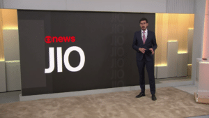 Imagem com foto de Nilson Klava no novo cenário do Jornal das 10 na Globo Brasília