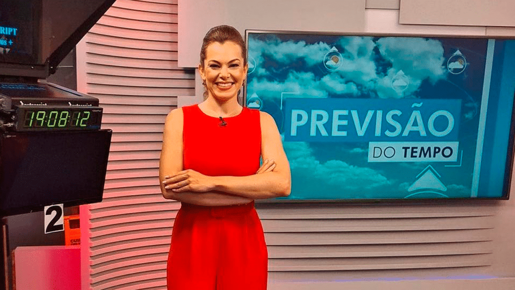 Imagem com foto da jornalista Bárbara Barbosa, que era apresentadora da previsão do tempo na Globo de Santa Catarina