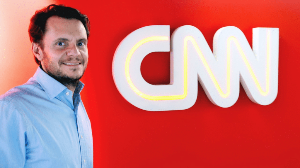 Imagem com foto do executivo Mauricio Kotait, que foi demitido da CNN Brasil