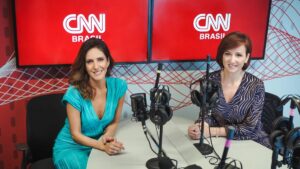 Foto de Thais Herédia e Monalisa Perrone, apresentadoras da CNN Brasil