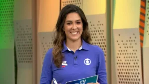 Foto Renata Silveira com o novo uniforme da Globo