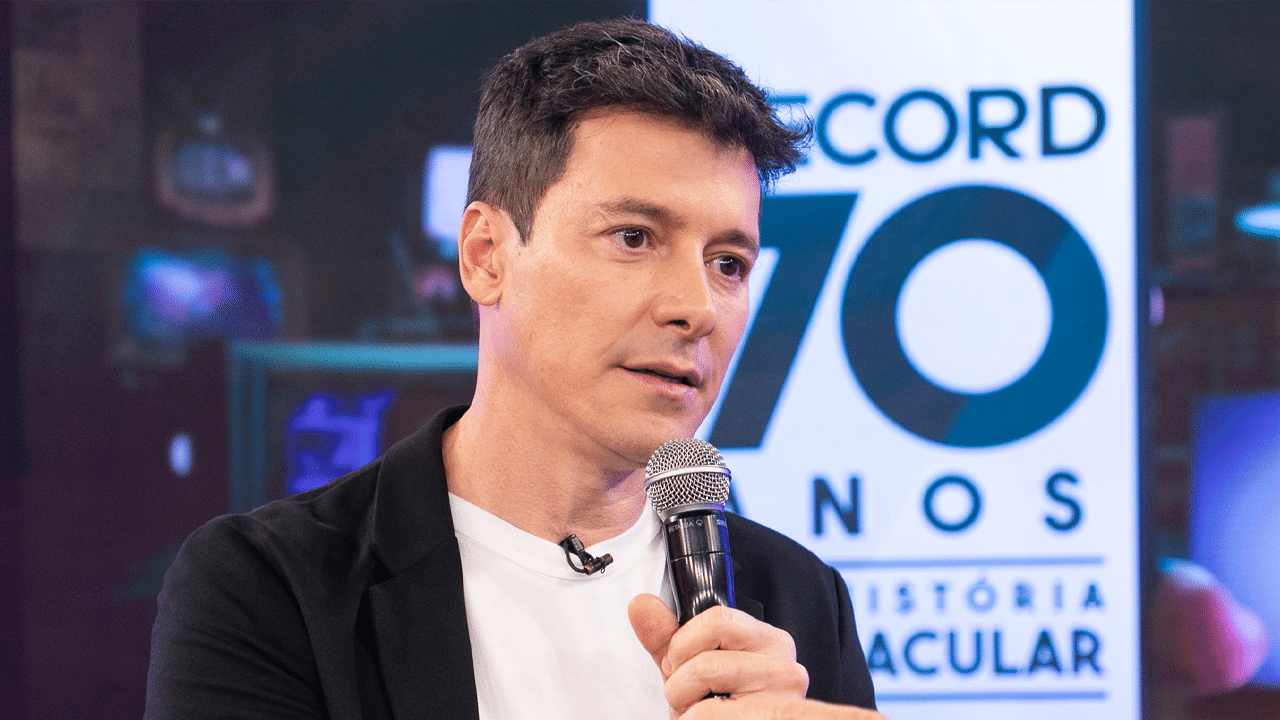 Rodrigo Faro abre o jogo após fracassos e fala sobre sua trajetória na Record