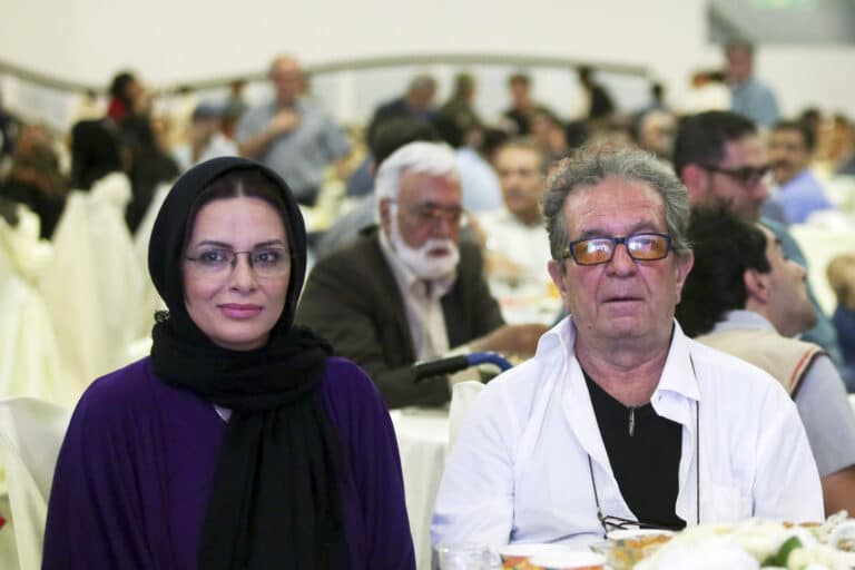 Foto do cineasta iraniano Dariush Mehrjui