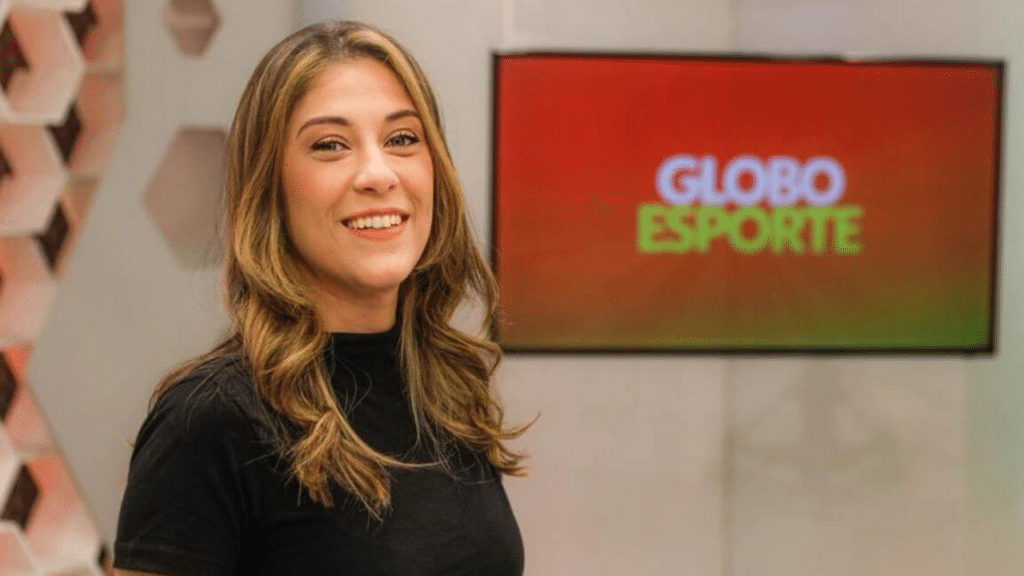 Jéssica Cescon no estúdio do Globo Esporte de Santa Catarina