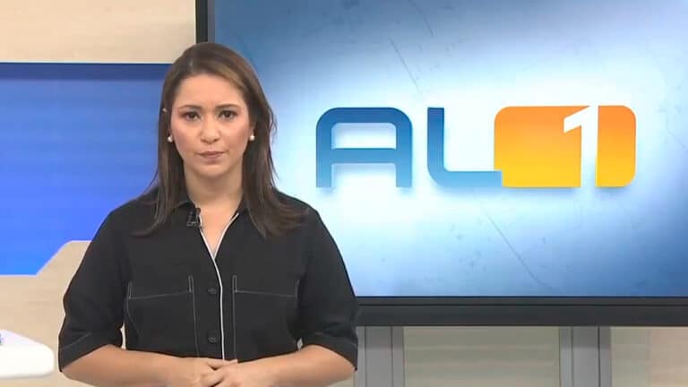 Chrystiane Gonçalves, apresentadora do telejornal AL1, da TV Gazeta, afiliada da Globo em Alagoas