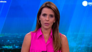 Renata Caetano, apresentadora do JR News, da Record News