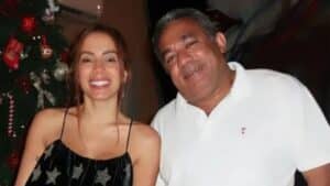 Foto de Anitta ao lado do pai, Mauro Machado