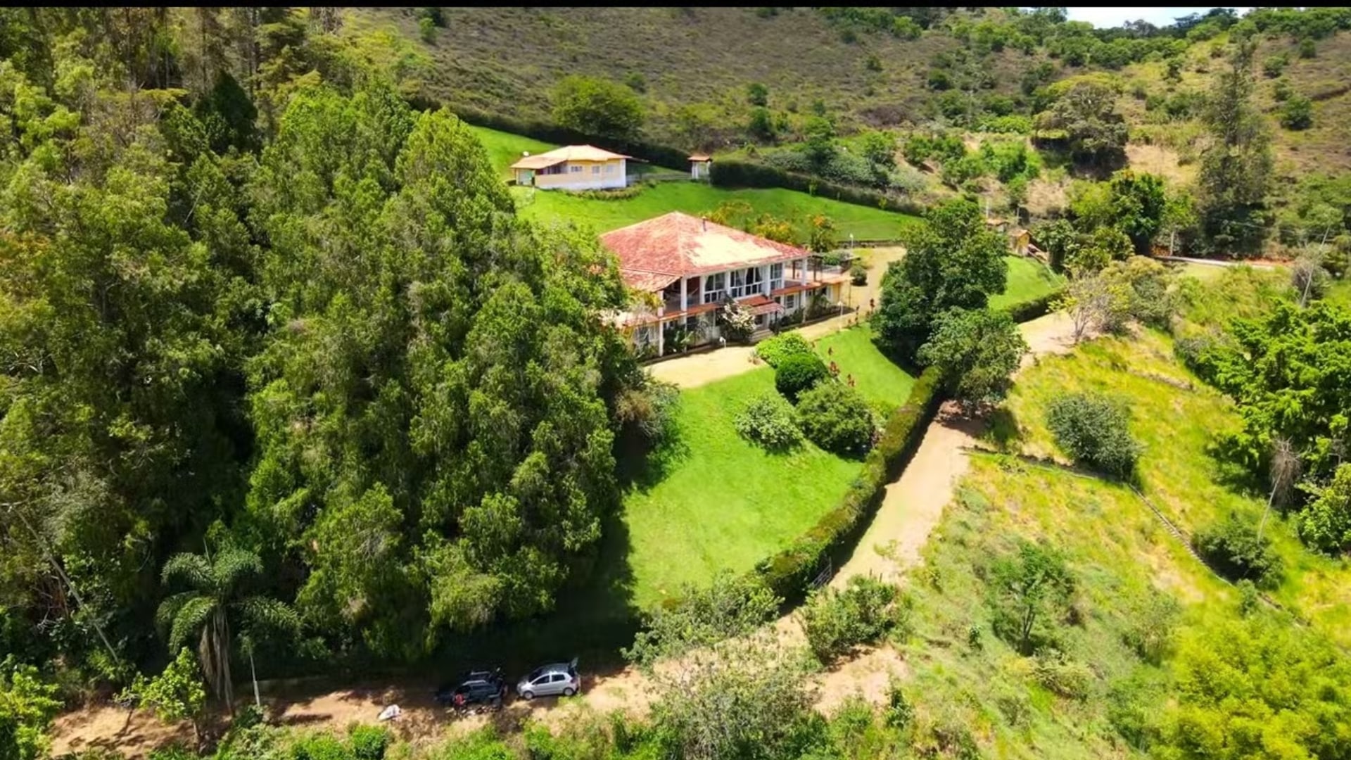 Foto da mansão de Cid Moreira