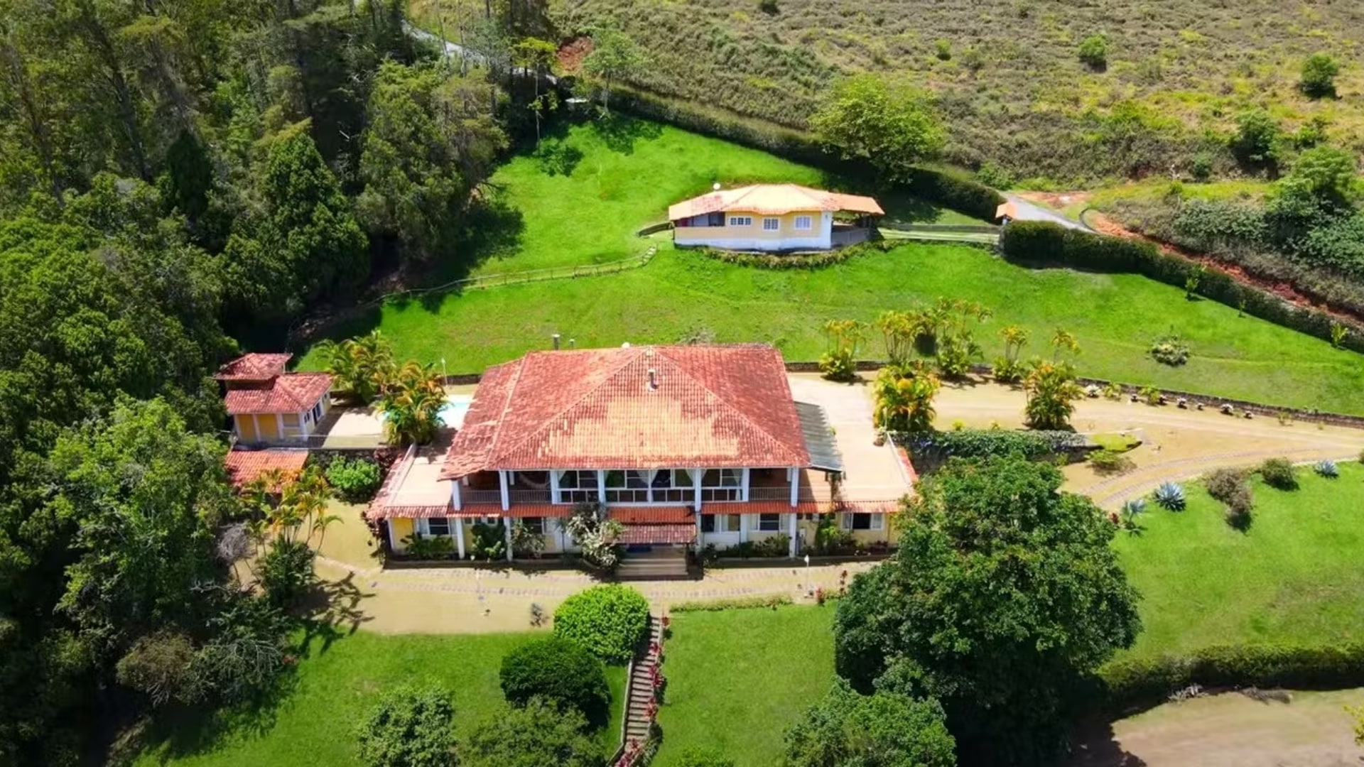 Foto da mansão de Cid Moreira