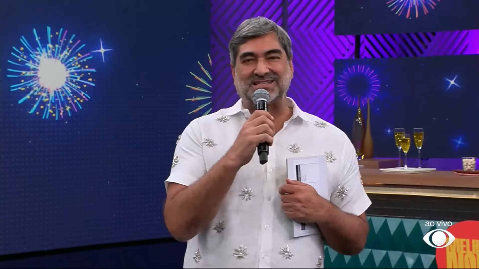 Foto de Zeca Camargo no estúdio do Melhor da Noite