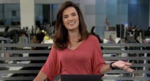 Foto da jornalista Clarissa Góes, apresentadora da Globo