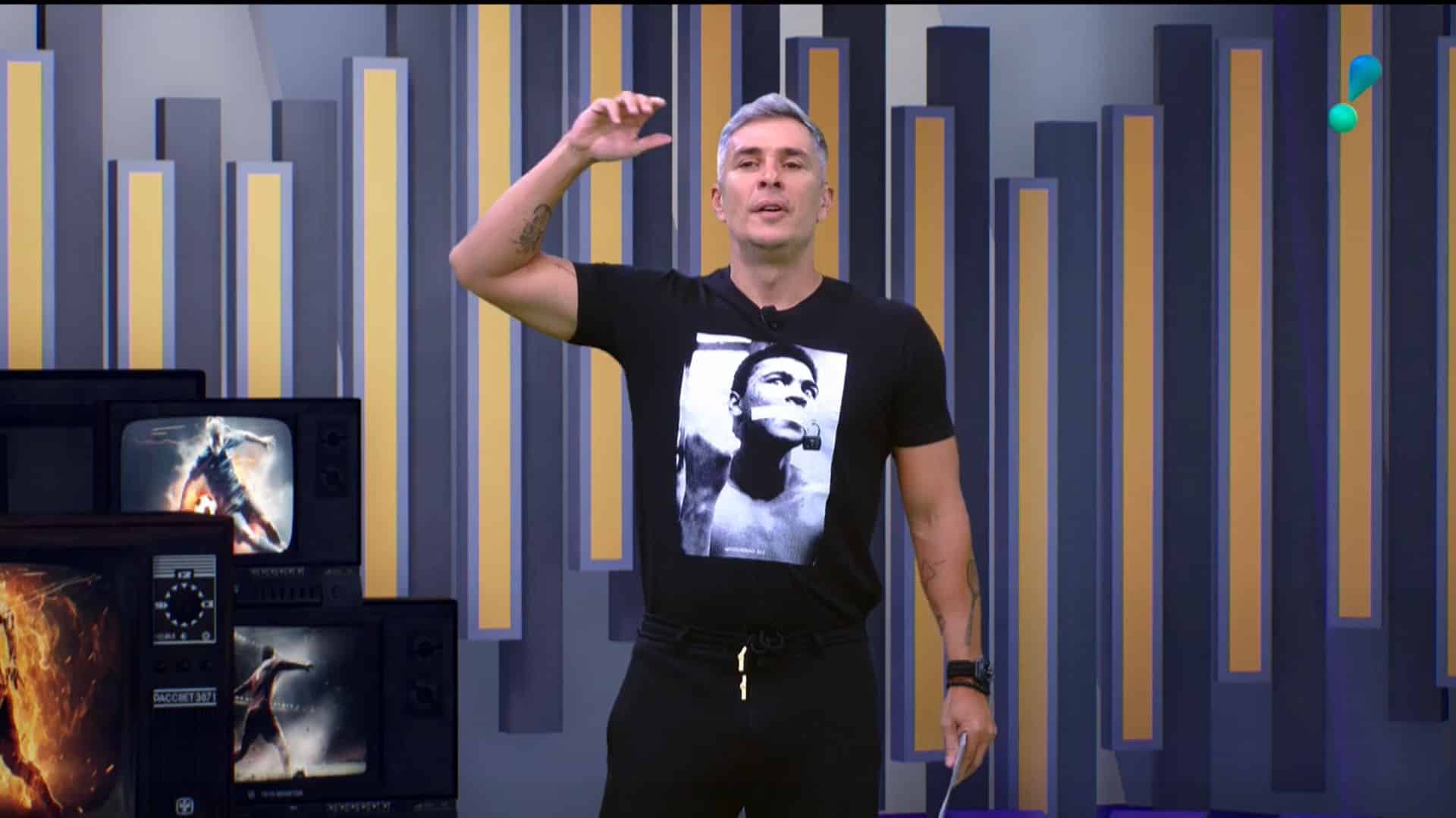 Foto de Ivan Moré em seu programa na RedeTV!