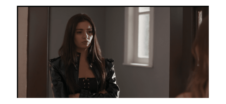 Eliana vai atrás de Buba para mandá-la não atravessar o seu caminho na conquista dos bens de Venâncio em Renascer