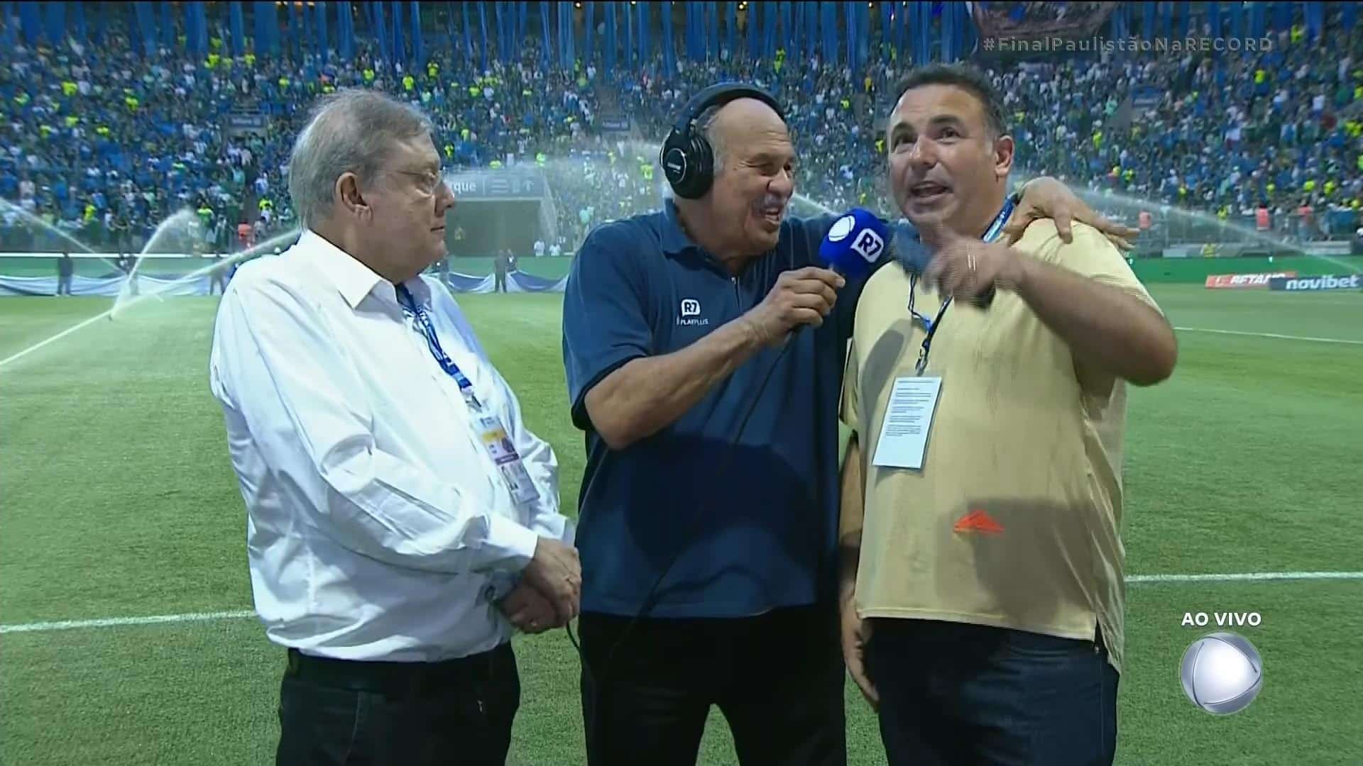 Foto de Milton Neves, Márcio Canuto e Reinaldo Gottino na final do Paulistão na Record