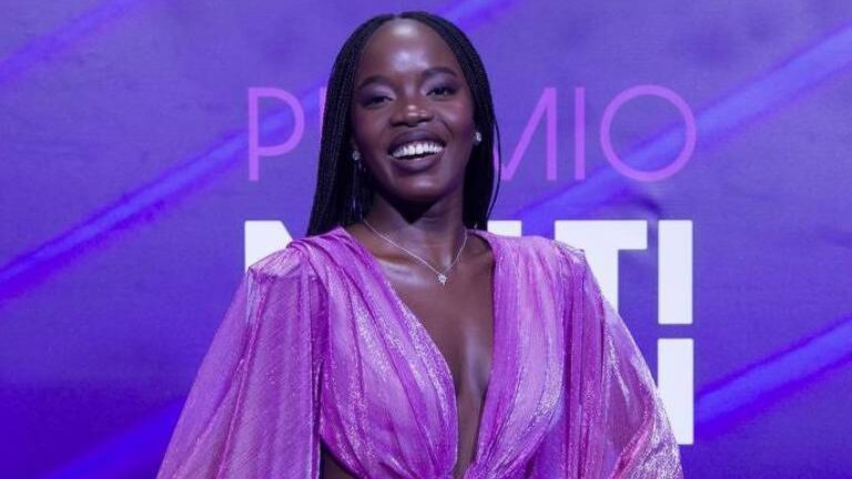 Foto de Clara Moneke no Prêmio Multishow