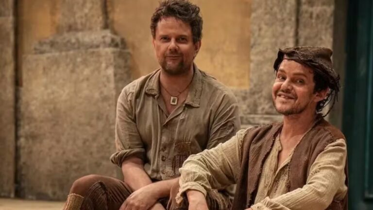 Foto de Selton Mello e Matheus Nachtergaele em O Auto da Compadecida 2