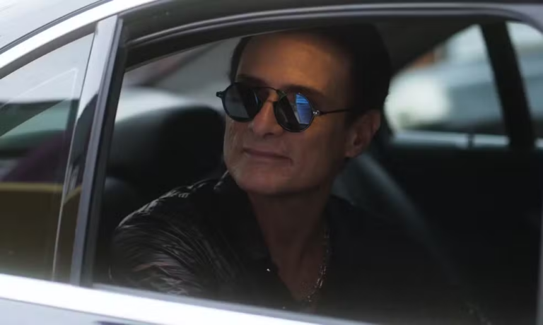 Gerson tenta impressionar Roxelle em Volta por Cima