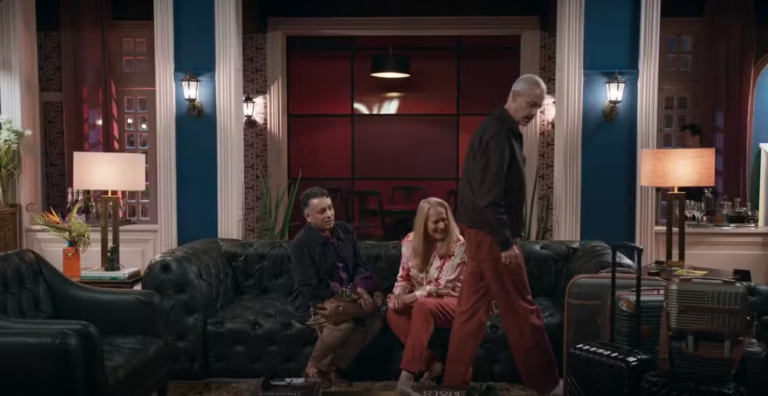 Marco tenta dar golpe em Gerson e é expulso pelo contraventor junto com a mãe e Gigi em Volta por Cima