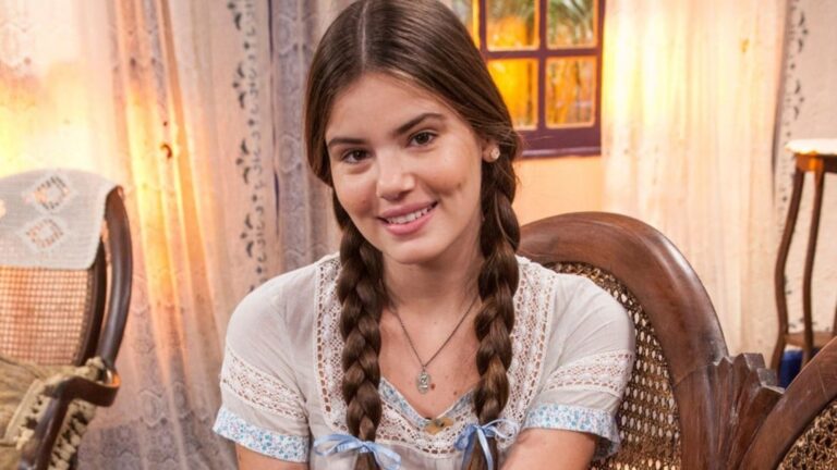 Foto de Camila Queiroz em Êta Mundo Bom!