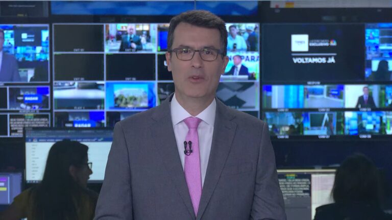 Foto de Fábio Turci no estúdio da Times Brasil