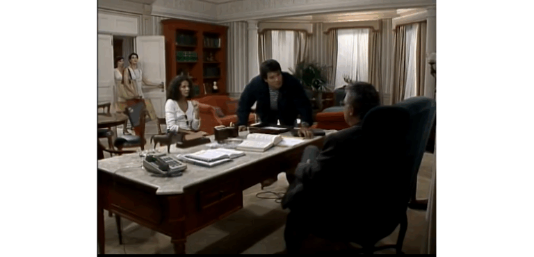 Téo tenta envolver Otávio em uma mentira para enganar Diná em A Viagem