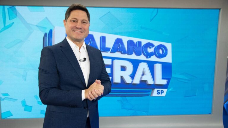 Foto de Eleandro Passaia no estúdio do Balanço Geral
