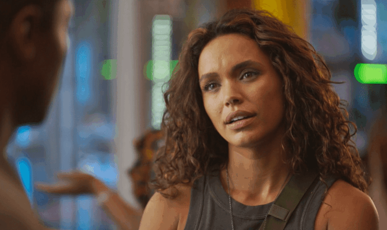 Foto de Giovana Cordeiro como Bárbara em Dona de Mim