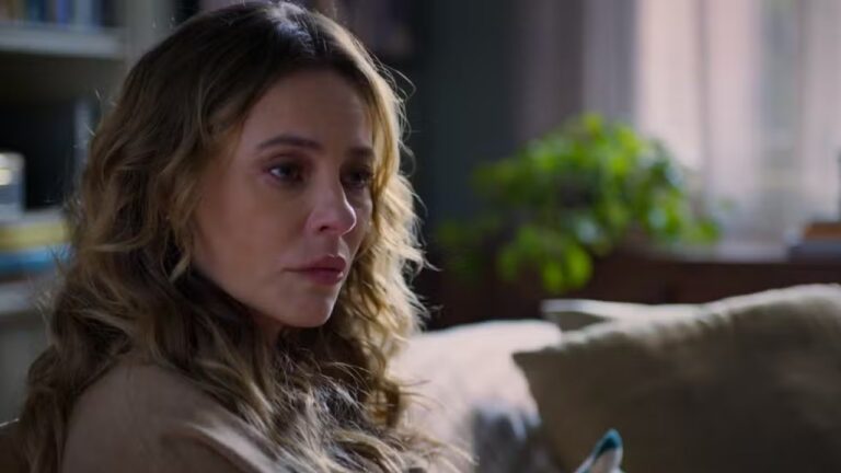 Paolla Oliveira como Heleninha Roitman