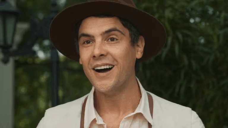 Candinho vira alvo de todos os aproveitadores em Êta Mundo Melhor!