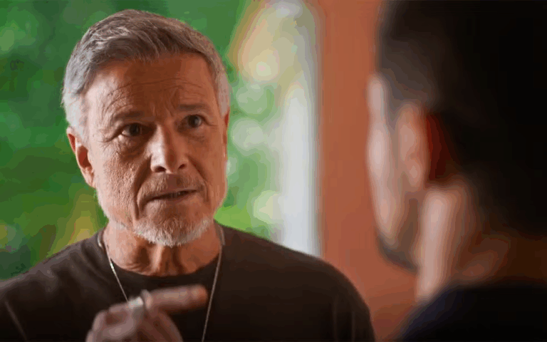 Jaques vai atrás de Danilo para ajudá-lo em seu golpe em Dona de Mim