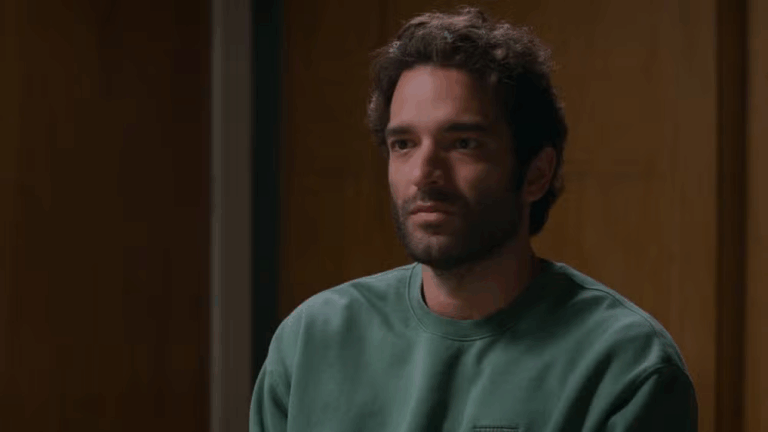 Após se sentir muito mal, Afonso resolve fazer uma consulta com o médico em Vale Tudo