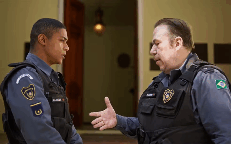 Danilo descobre que seu pai está sendo extorquido por Marlon e Palmeira em Dona de Mim