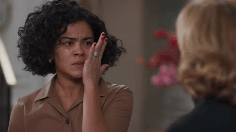 Fátima é expulsa da casa de Celina e só pode pegar as suas roupas de solteira em Vale Tudo