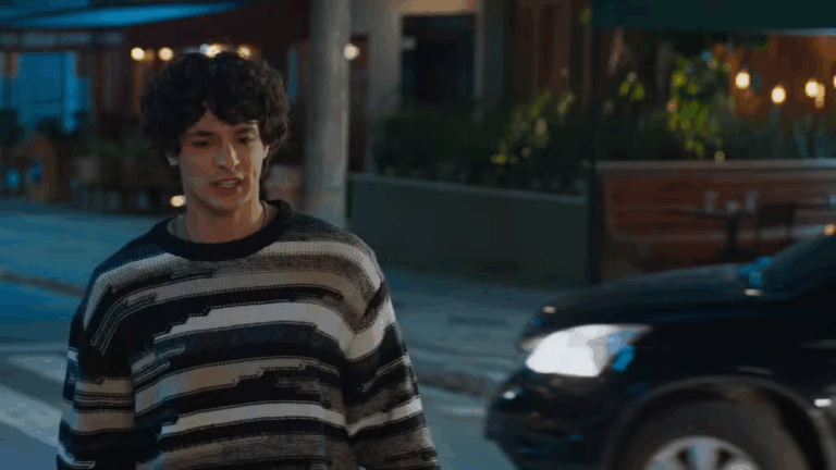 Tiago fica bêbado para dar uma lição na mãe em Vale Tudo