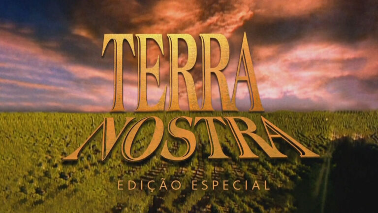Logotipo da novela Terra Nostra Edição Especial exibido sobre plantação ao pôr do sol