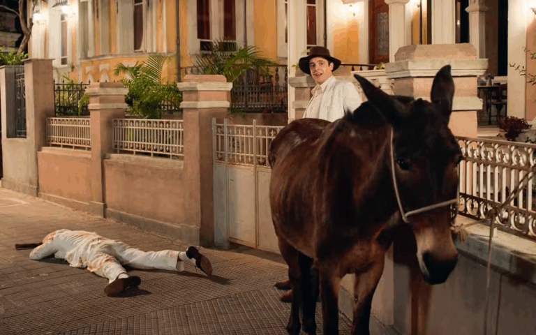 Ernesto é nocauteado por Policarpo em Êta Mundo Melhor!