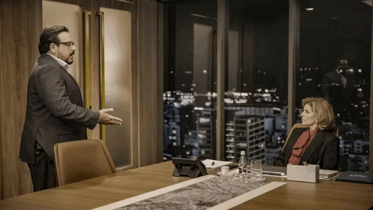 Odete consegue um parceiro de peso na sua guerra contra Marco Aurélio em Vale Tudo