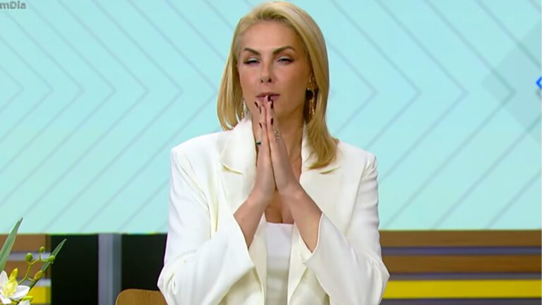 Foto da apresentadora Ana Hickmann no estúdio do Hoje em Dia