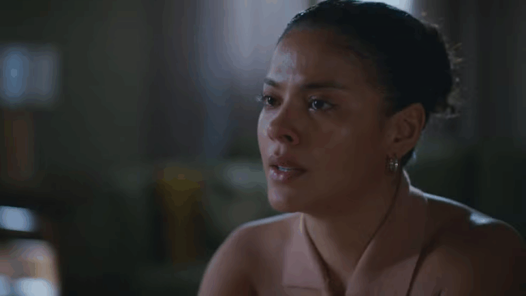 Apesar de temer ser morta, Fátima continua chantageando Odete em Vale Tudo