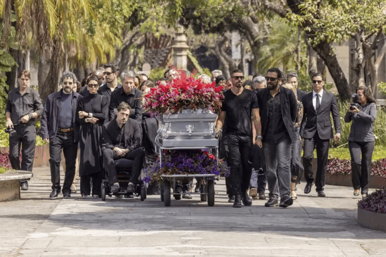 Enterro de Odete Roitman é marcado para seus familiares e amigos em Vale Tudo