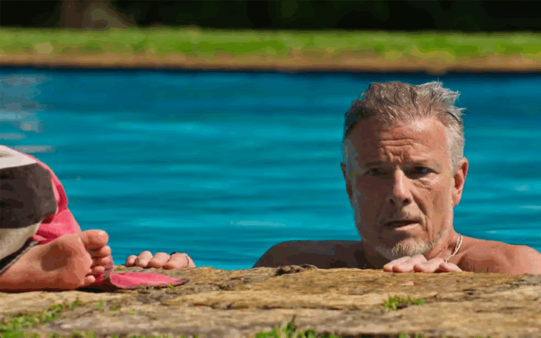 Jaques presencia queda de Sofia na piscina e corre para salvá-la em Dona de Mim