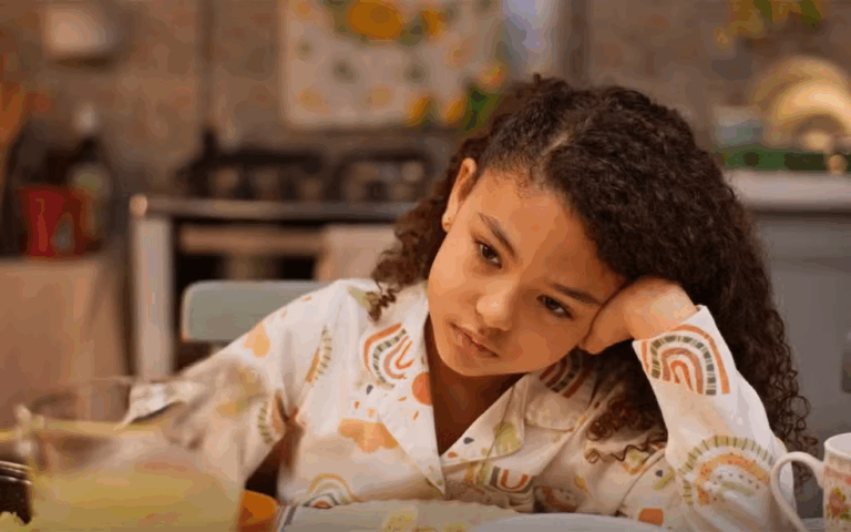 Sofia é motivo de disputa entre Leo, Samuel e Filipa em Dona de Mim