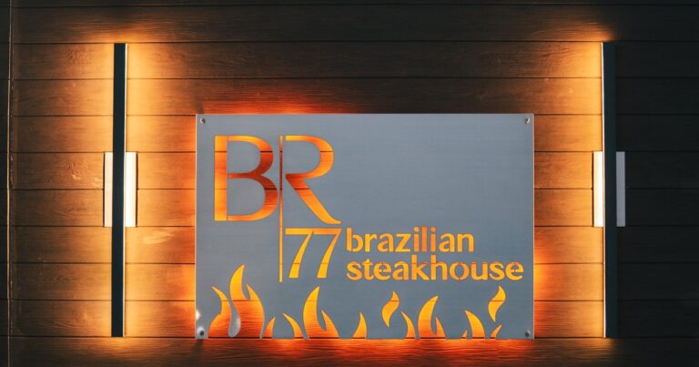 Foto da fachada da BR77, churrasqueira brasileira em Orlando