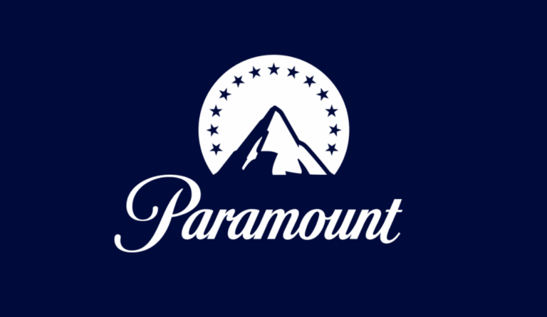 Logotipo da Paramount, com uma montanha estilizada cercada por estrelas e o nome do estúdio escrito em tipografia cursiva sobre fundo azul-escuro