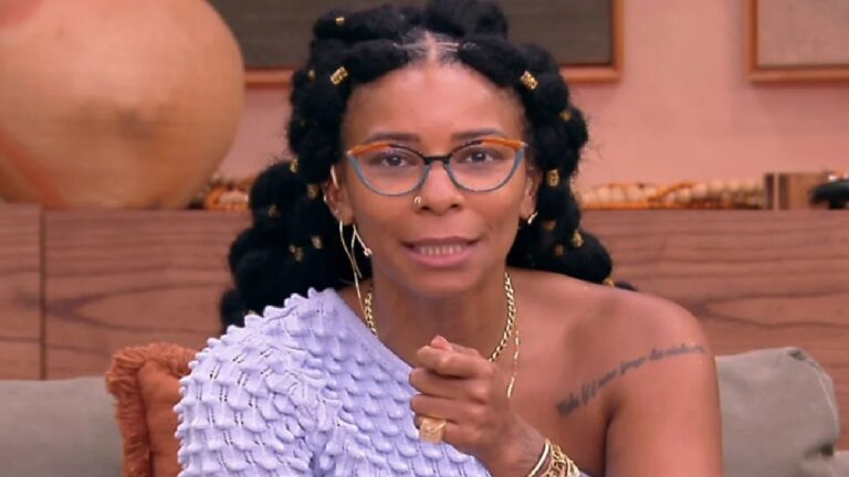 Rita Batista fala durante apresentação do É de Casa da TV Globo