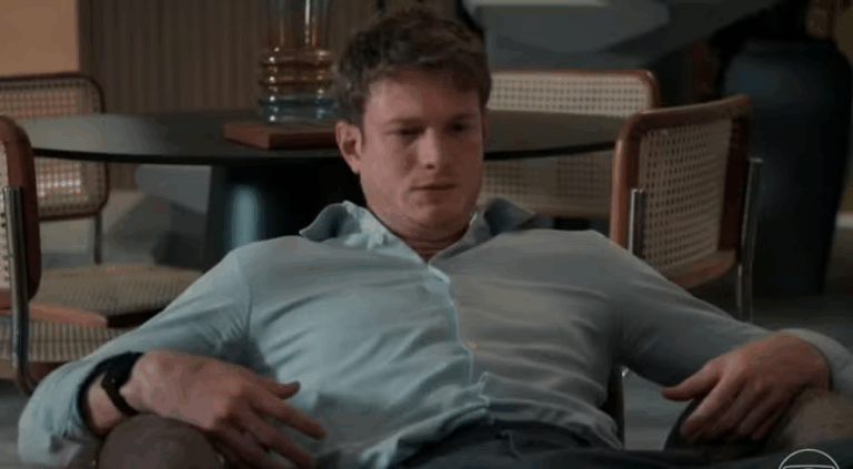 Leonardo fica arrasado ao descobrir que Viviane é uma mulher trans em Três Graças