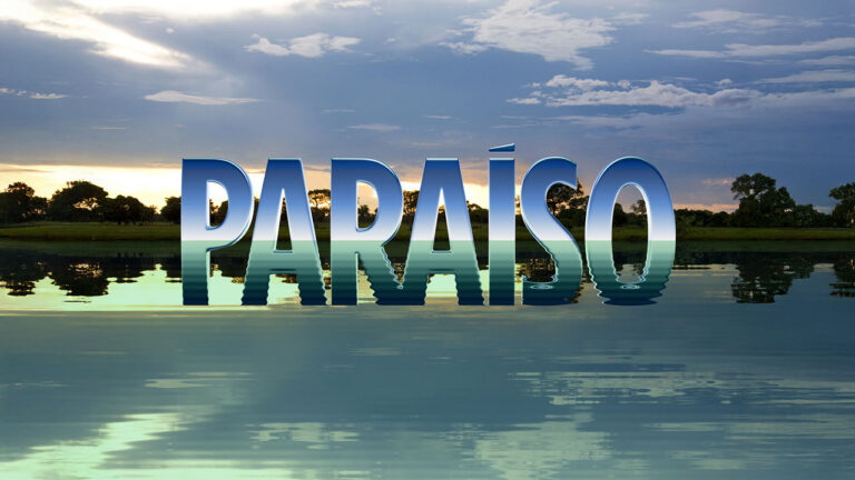 Logotipo da novela Paraíso com letras azuis refletidas na água e paisagem de campo ao pôr do sol ao fundo