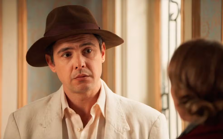 Candinho percebe que a sua situação financeira é muito grave em Êta Mundo Melhor!